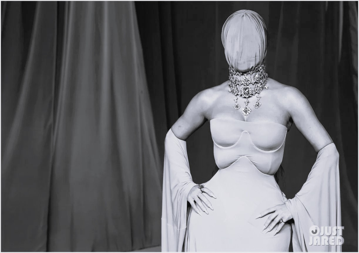 Kim Kardashian stuns at 2025 Academy museum gala with bold, face-covering look