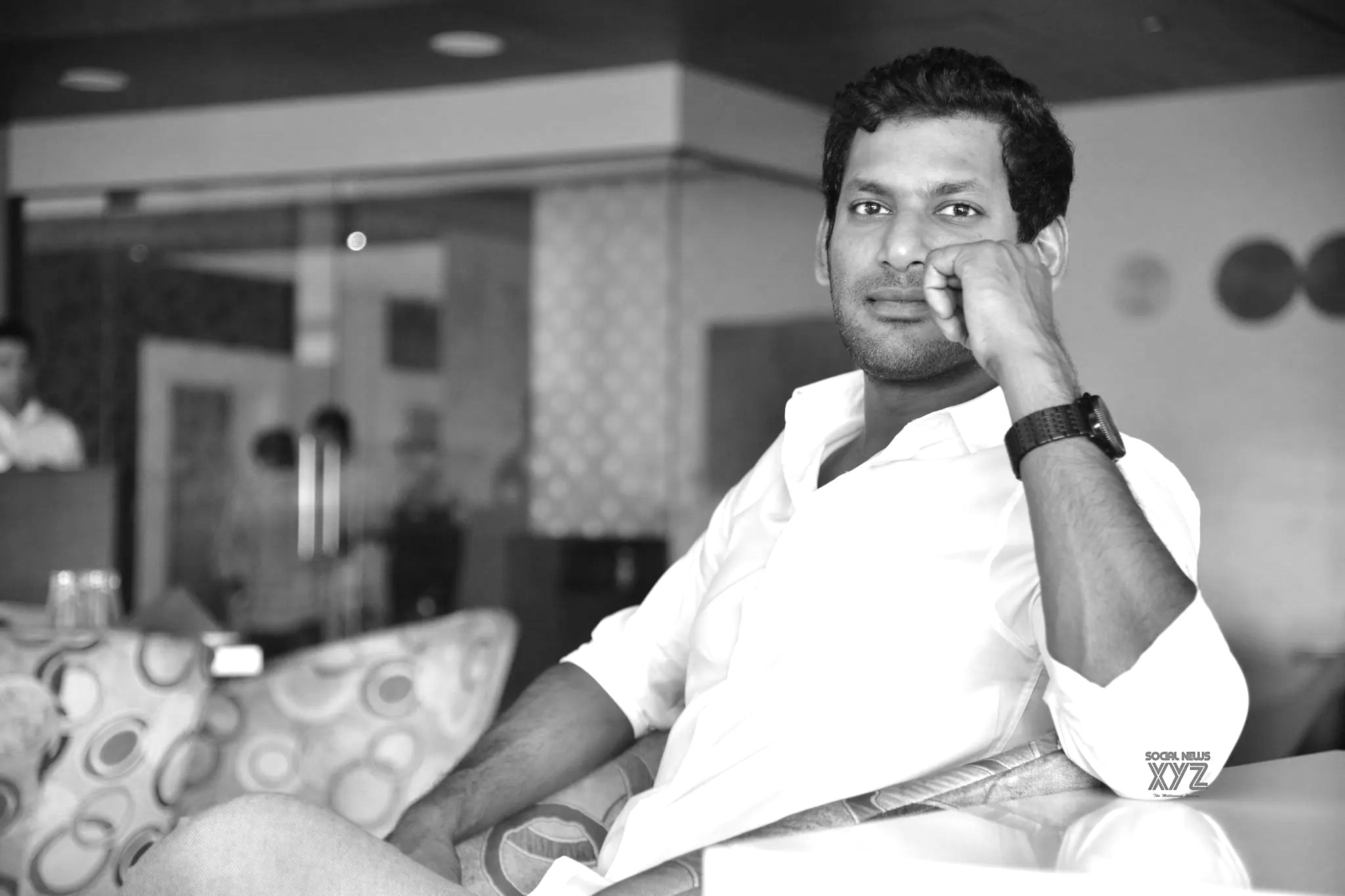 అవార్డులు ఇస్తే చెత్తబుట్టలో వేస్తా.. విశాల్