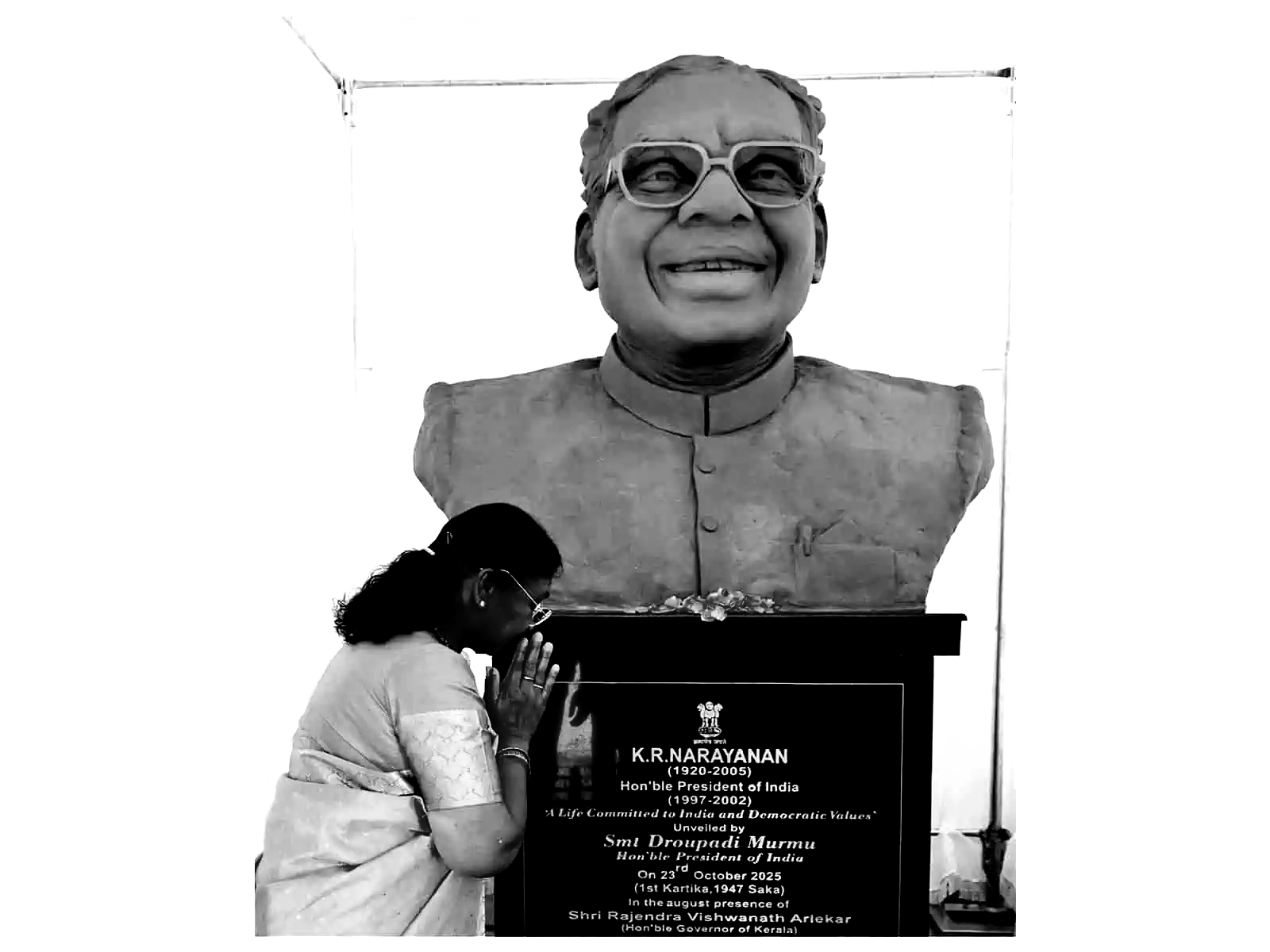 President Murmu unveils K R Narayanan bust at Kerala Raj Bhavan
