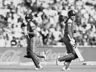 India storm into semifinals as Mandhana, Rawal script record stand