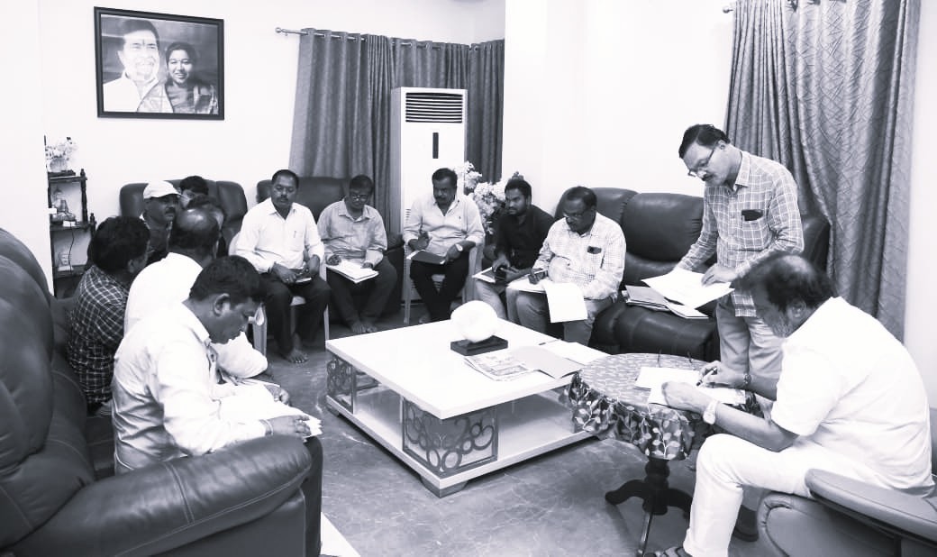 అందోల్ నియోజకవర్గ అభివృద్ధి పనులపై మంత్రి దామోదర్ సమీక్ష