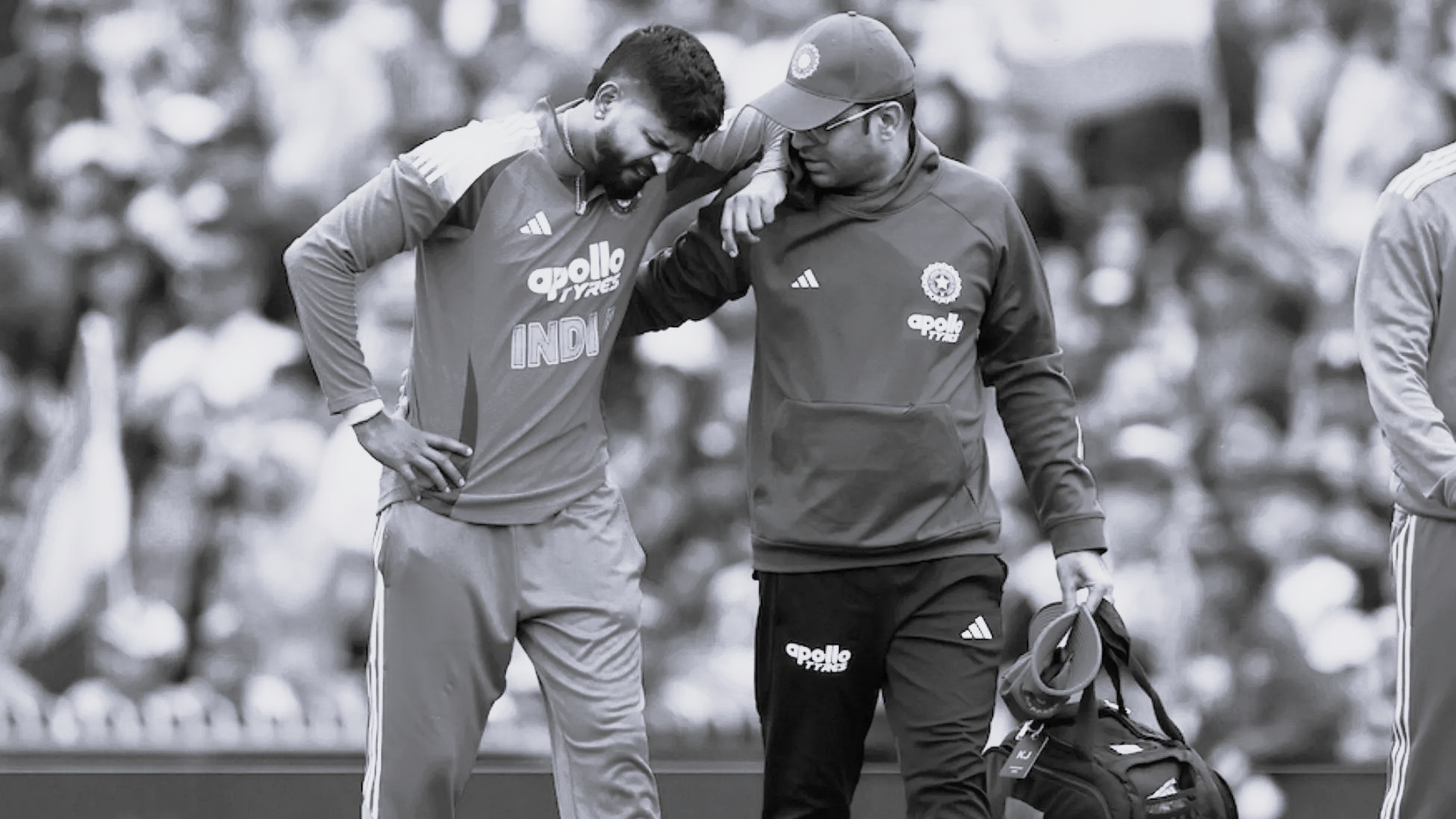 రిబ్స్లో గాయం వలన ఐసీయూలో చికిత్స పొందుతున్న అయ్యర్