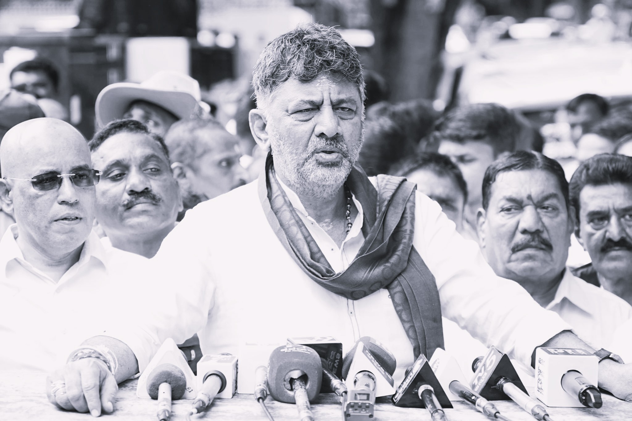 Karnataka Dy CM DK Shivakumar urges paid leave for out-of-state voters, highlights migrant voting rights