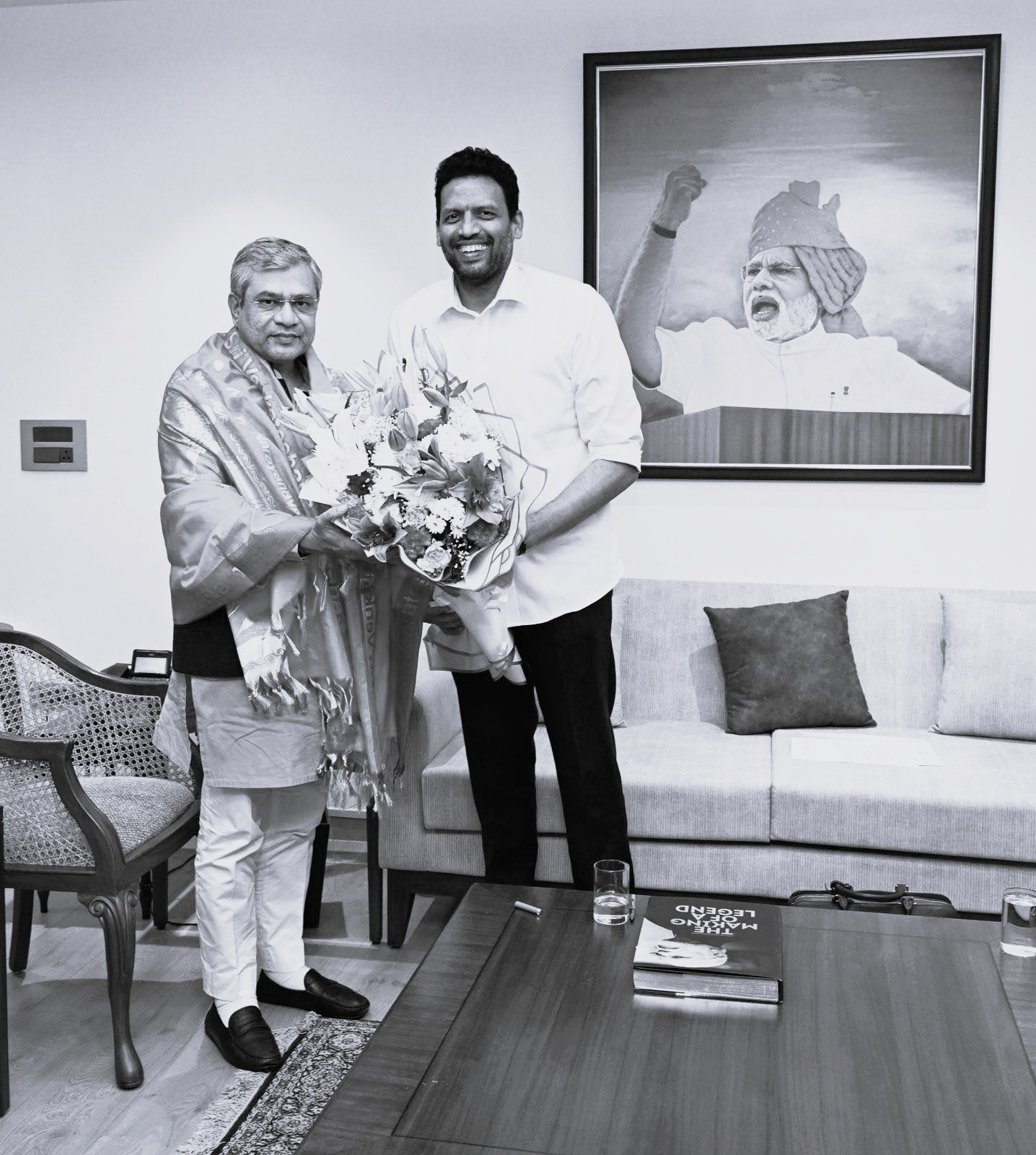 కేంద్ర మంత్రి అశ్వినీ వైష్ణవ్ ను కలిసిన రాష్ట్ర మంత్రి టీజీ భరత్