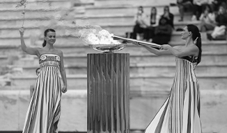 అథెన్స్‌లో మిలాన్-కార్టినా ఒలింపిక్ జ్యోతి అధికారిక స్వీకరణ