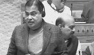 సంవత్సరంలోపు టోల్ గేట్లు పూర్తిగా ఎత్తేస్తాం: నితిన్ గడ్కరీ