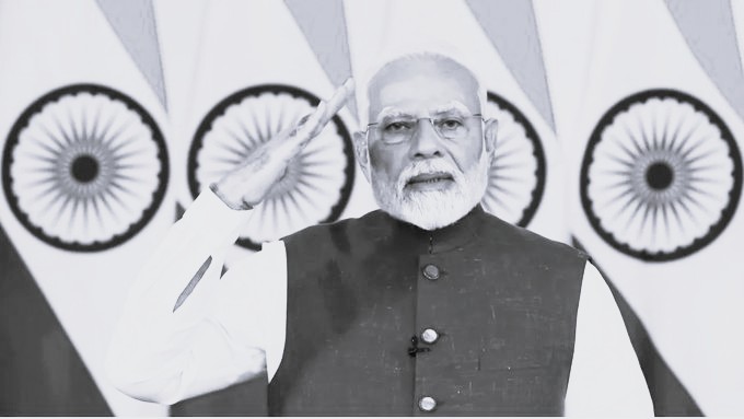 భారత నౌకాదళం అసమాన ధైర్యసాహసాలకు ప్రతీక: ప్రధాని మోడీ