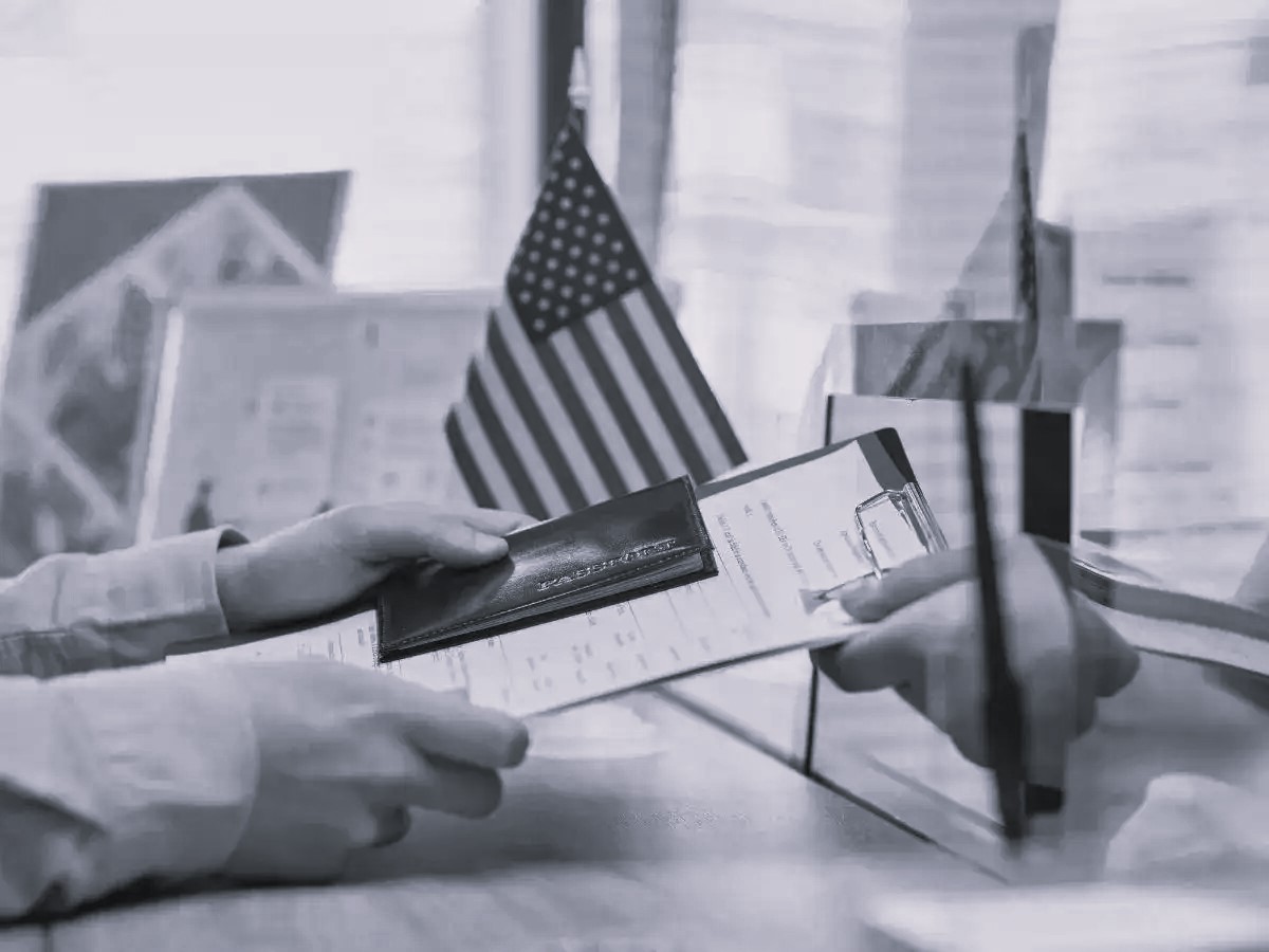 హెచ్-1బీ, హెచ్-4 వీసా దరఖాస్తుదారులు సోషల్ మీడియా ప్రొఫైల్‌లు పబ్లిక్‌గా ఉంచాలి: ట్రంప్ సర్కార్