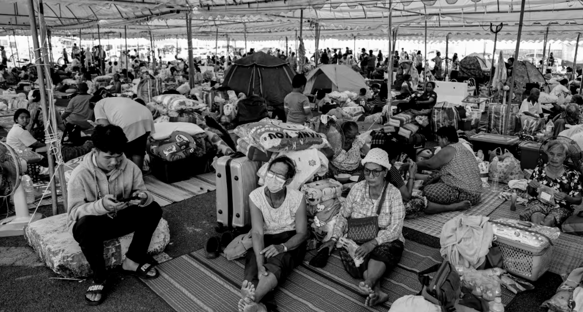 Thailand-Cambodia border fighting intensifies as ceasefire collapses, civilians flee en masse