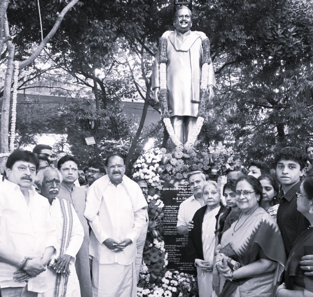 రవీంద్ర భారతి ప్రాంగణంలో ఎస్పీ బాలు విగ్రహావిష్కరణ