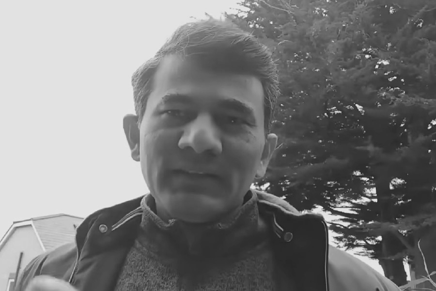 NRI Doctor-YouTuber Sangram Patil detained at Mumbai airport over defamation case