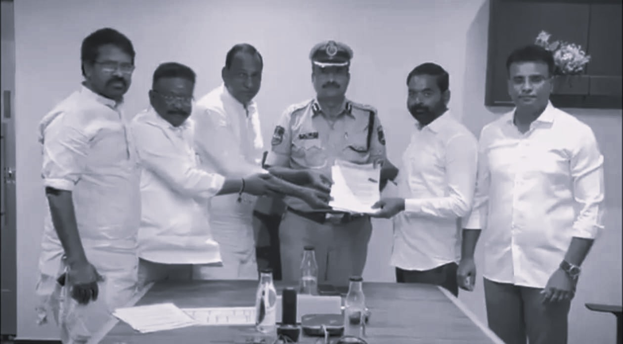 మేడ్చల్లోకాంగ్రెస్ దాడులను ఖండిస్తూ.. సీపీకి బీఆర్ఎస్ నేతల ఫిర్యాదు