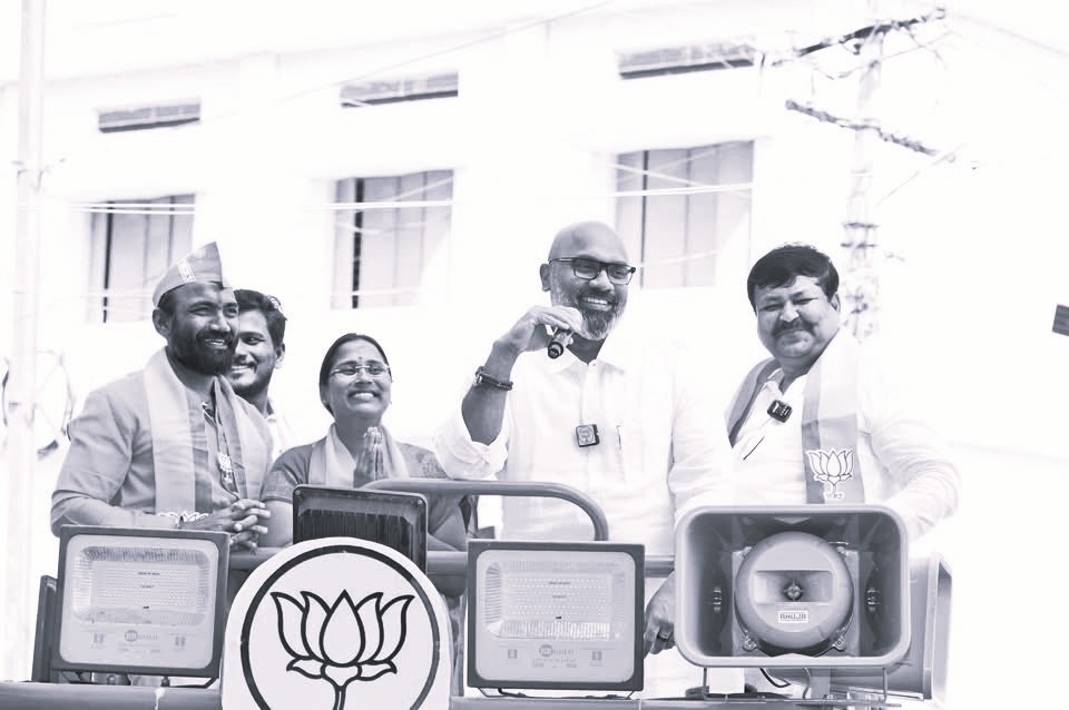 ఇందూరు మున్సిపల్ పోరు: బీజేపీ అభ్యర్థుల గెలుపు కోసం ఎంపీ అర్వింద్ ప్రచారం