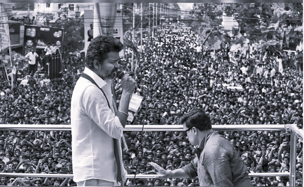 విజయ్ సభలో విషాదం: వ్యక్తి మృతి - ప్రభుత్వంపై టీవీకే అధినేత విమర్శలు