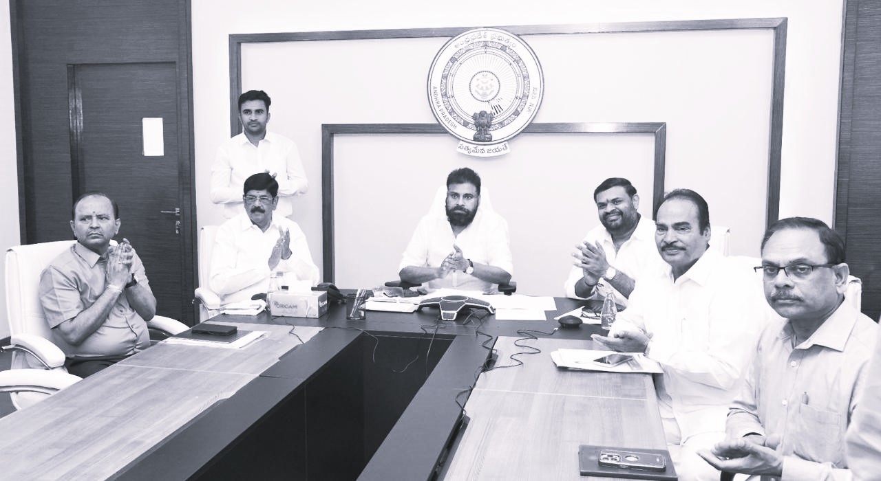 పాలక మండళ్లు బాధ్యతగా ఉంటే ఆలయాల్లో అపచారాలు జరగవు: డిప్యూటీ సీఎం