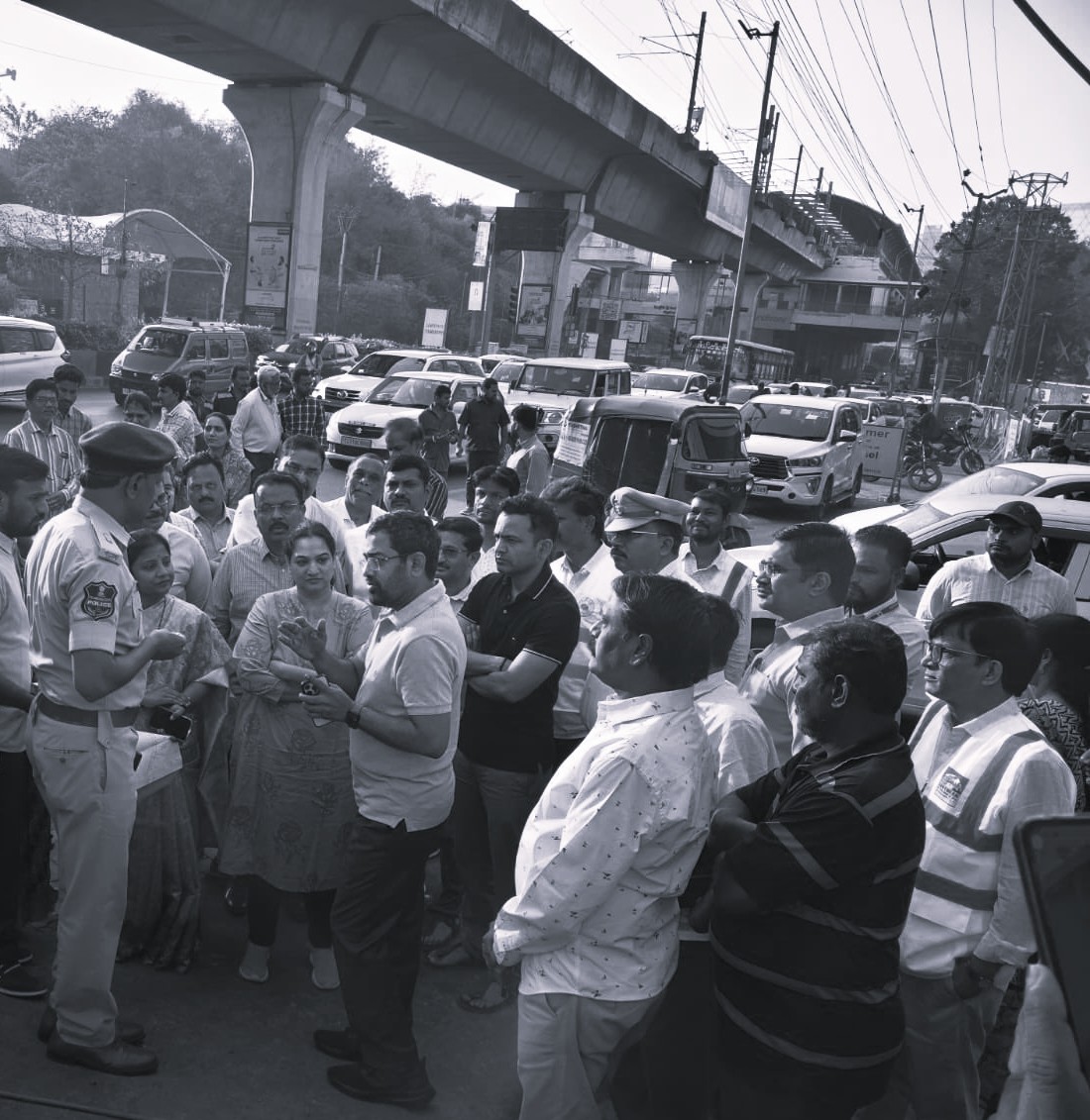 Govt Fast-Tracks Plan to Ease Madhapur–HITEC Traffic