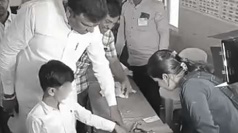 Minor inside polling booth: Maharashtra SEC suspends polling official, police constable