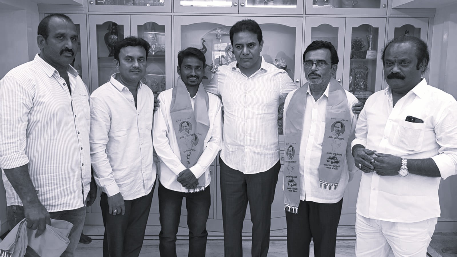 Bellampalli Politics Turns Dramatic as Three Councillors Join BRS