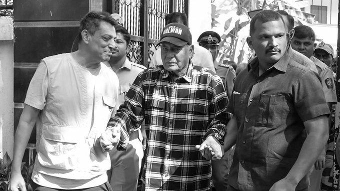 Salim Khan Admitted to Mumbai Hospital ICU, Salman Khan Spotted at Lilavati