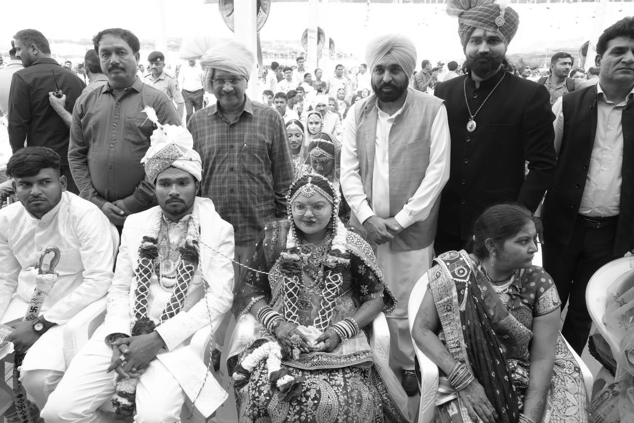 AAP leaders Kejriwal, Mann attend Koli community mass wedding in Gujarat