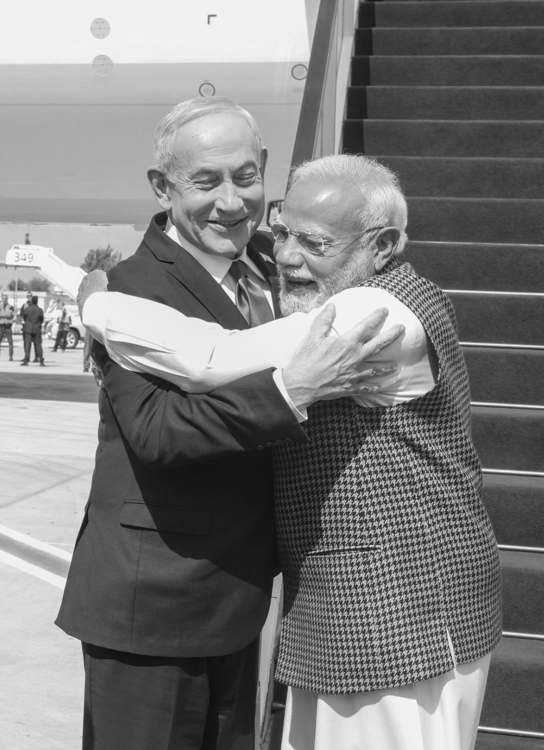 Modi–Netanyahu Bonhomie in Israel as Congress Draws Contrast With Nehru’s Gaza Visit