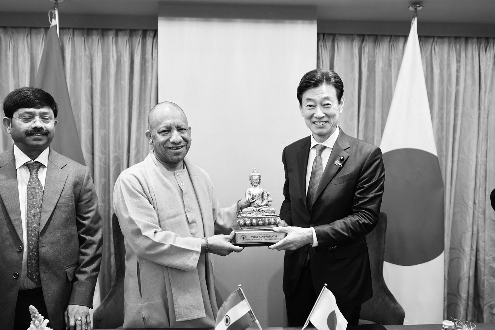 Yogi Adityanath Courts Singapore and Japan Investors to Power UP’s Industrial Push