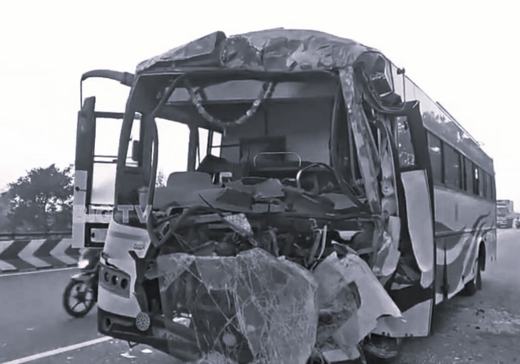 Speeding Bus Slams Parked Truck, 10 Hurt in Yadadri