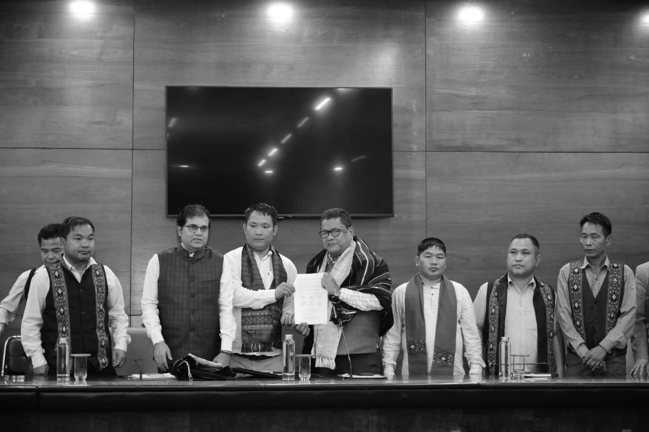 Assam signs peace with four armed groups after 14 years of talks