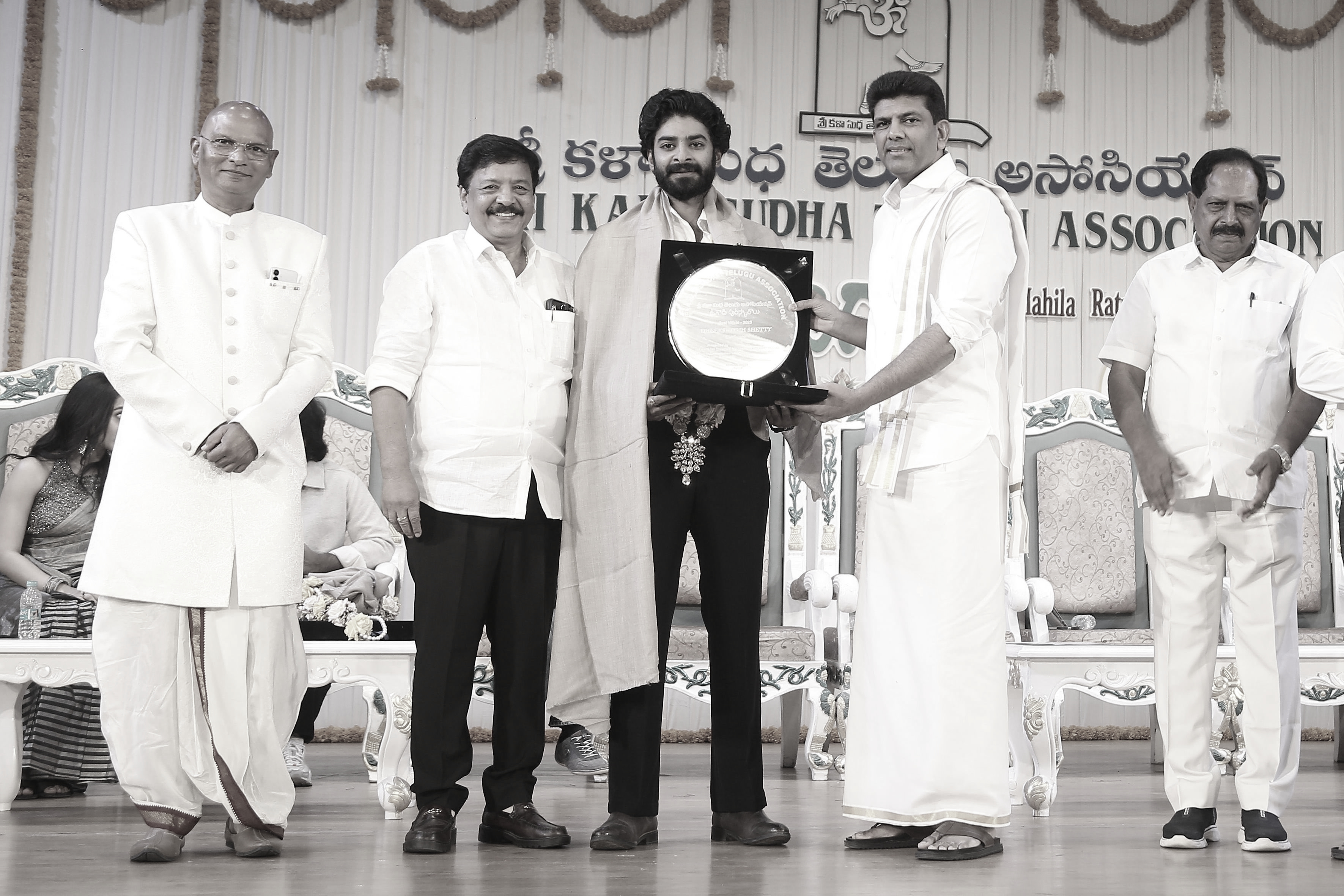 Rashmika, Dheekshithh win Ugadi Puraskar for ‘The Girlfriend’