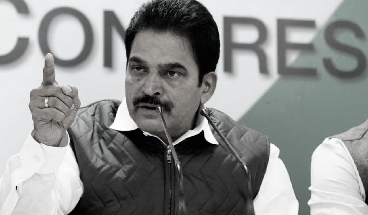 Venugopal accuses Vijayan of targeting Rahul Gandhi, Avoiding criticism of PM Modi