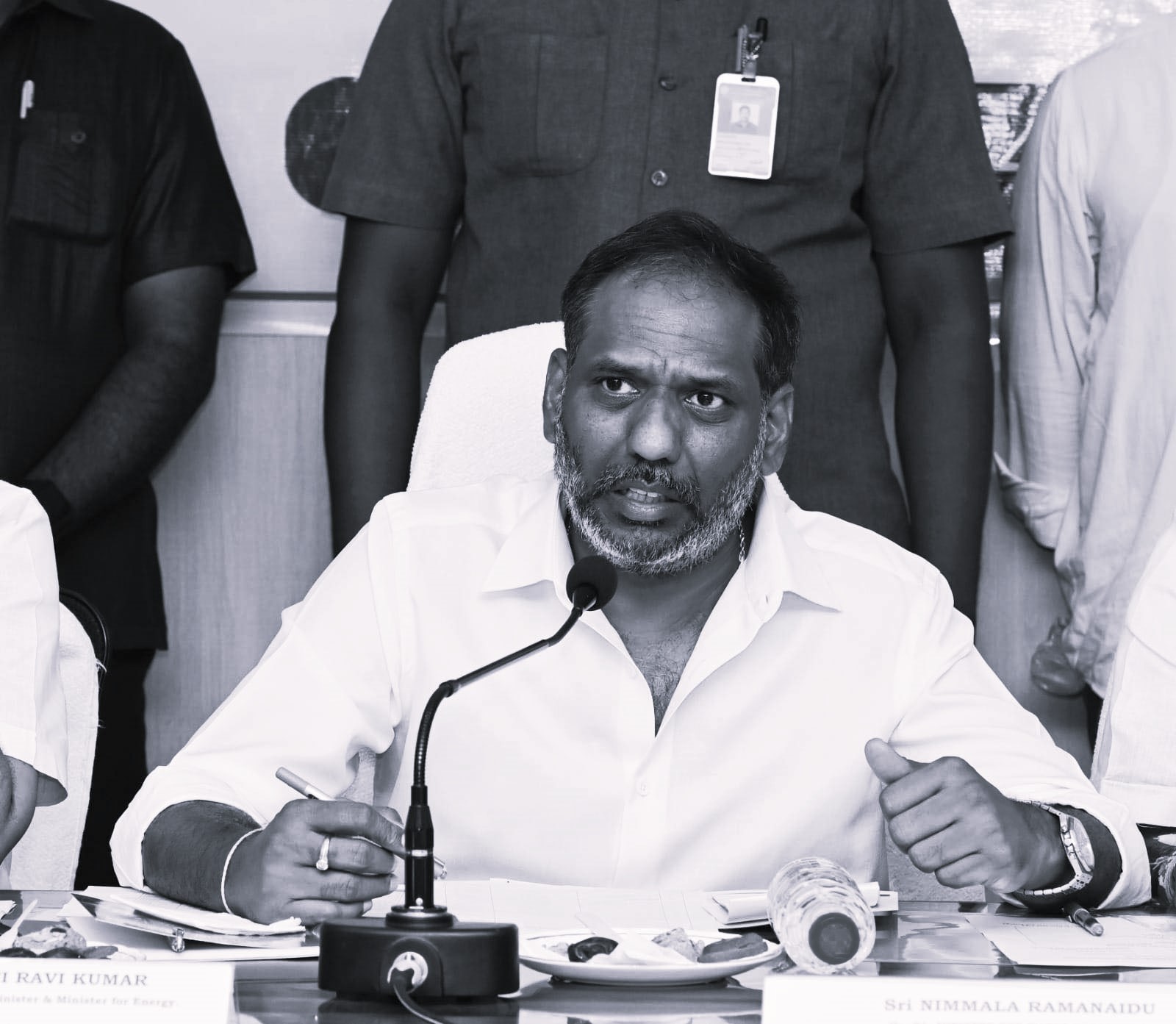 Minister Ravi Kumar Pushes Speedy Rollout of Solar, Power Connections