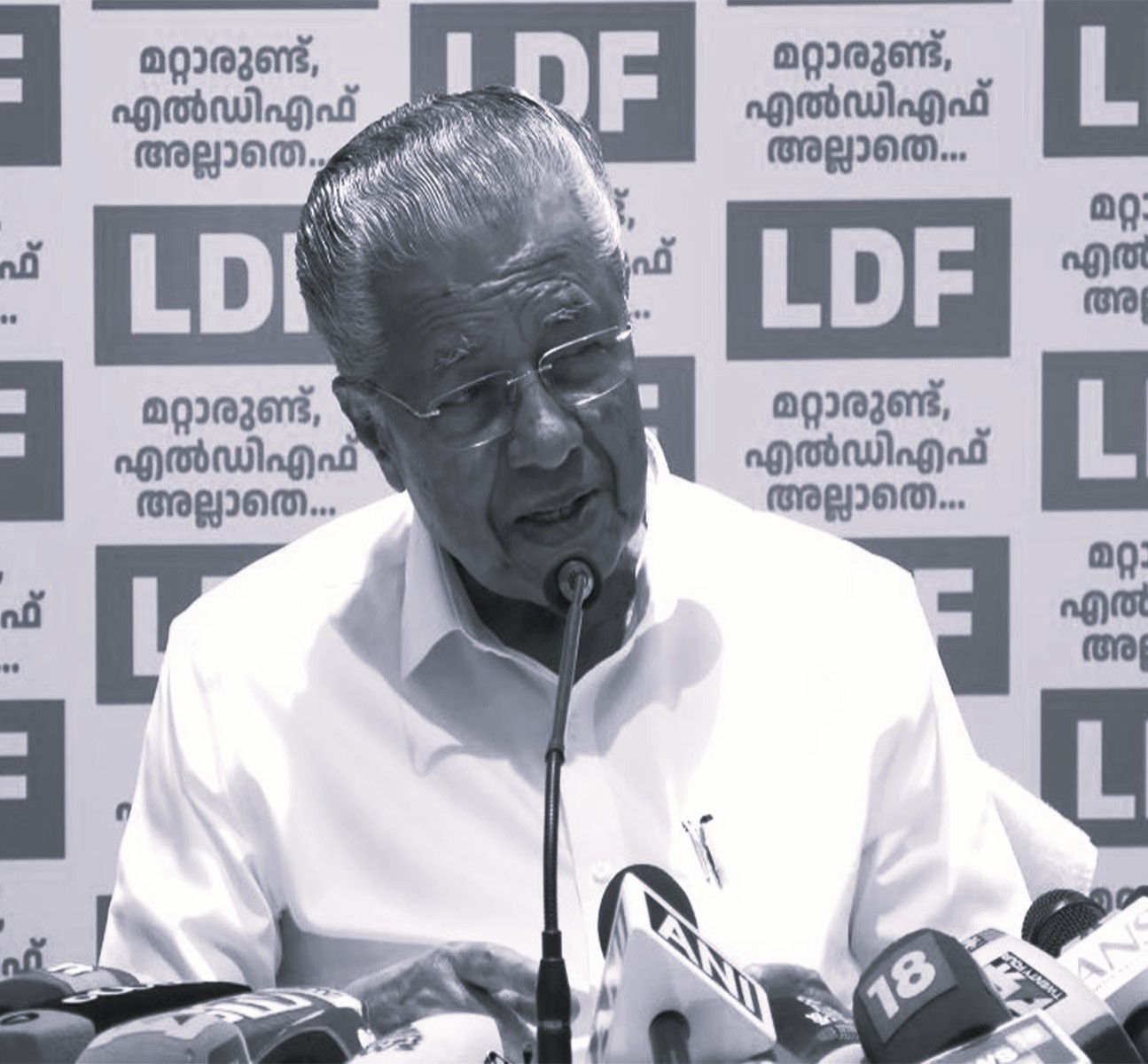 యూడీఎఫ్ అబద్ధాలు ప్రచారం చేస్తోంది: కేరళ సీఎం