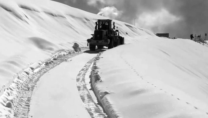 Fresh snow in Gulmarg, Pahalgam, rains push night temperatures up in valley