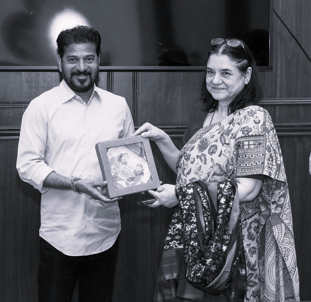 మేనకా గాంధీ బృందంతో ముఖ్యమంత్రి రేవంత్ రెడ్డి భేటీ