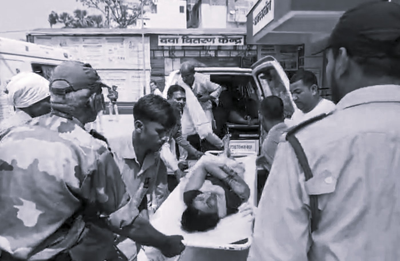 బీహార్లో ఆలయంలో తొక్కిసలాట..8 మంది భక్తుల మృతి