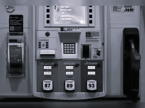 అమెరికాలో ఆకాశాన్నంటుతున్న ఇంధన ధరలు