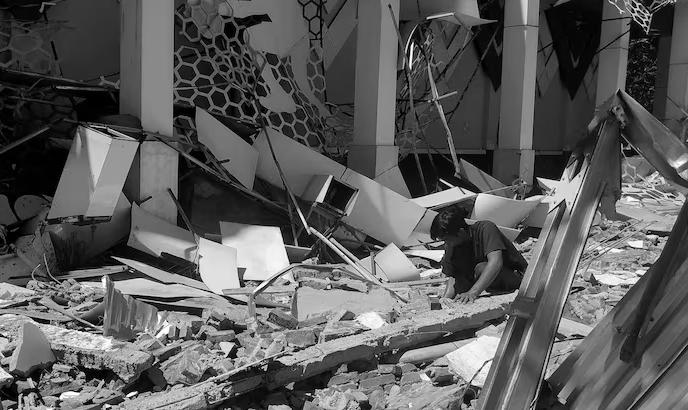 1 dead, buildings damaged in 7.4 earthquake in Indonesia, tsunami warning lifted