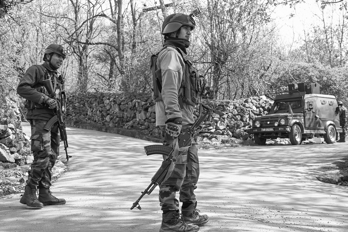 Kashmir Leaders Question Ganderbal Encounter, Flag Issues in Security Operations