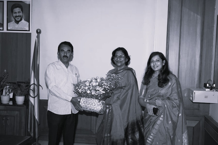 పర్యాటక శాఖ అధికారులతో మంత్రి జూపల్లి కృష్ణారావు భేటీ