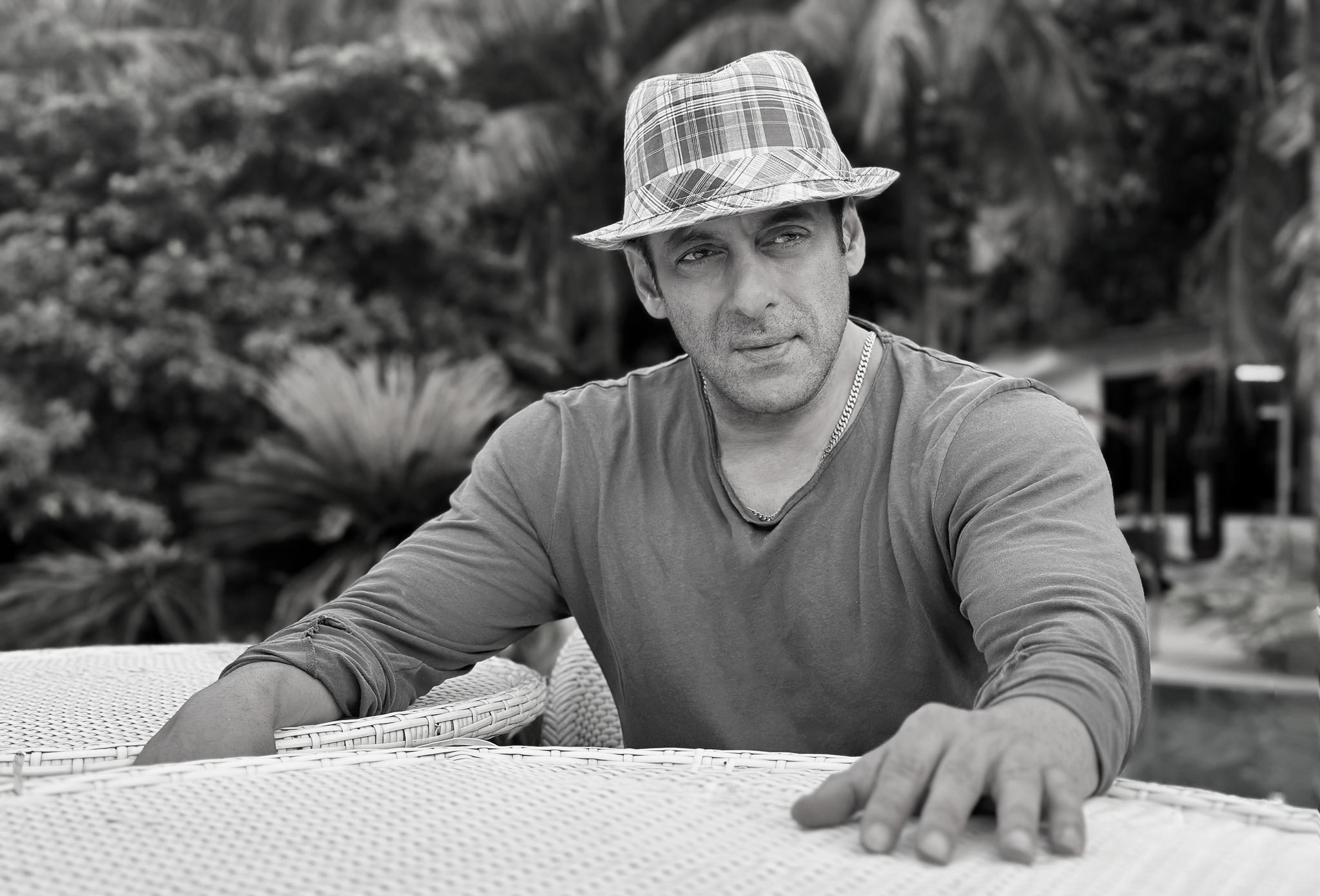 Salman Khan, Arbaaz reunite on screen, actor extends public support to Rajpal Yadav