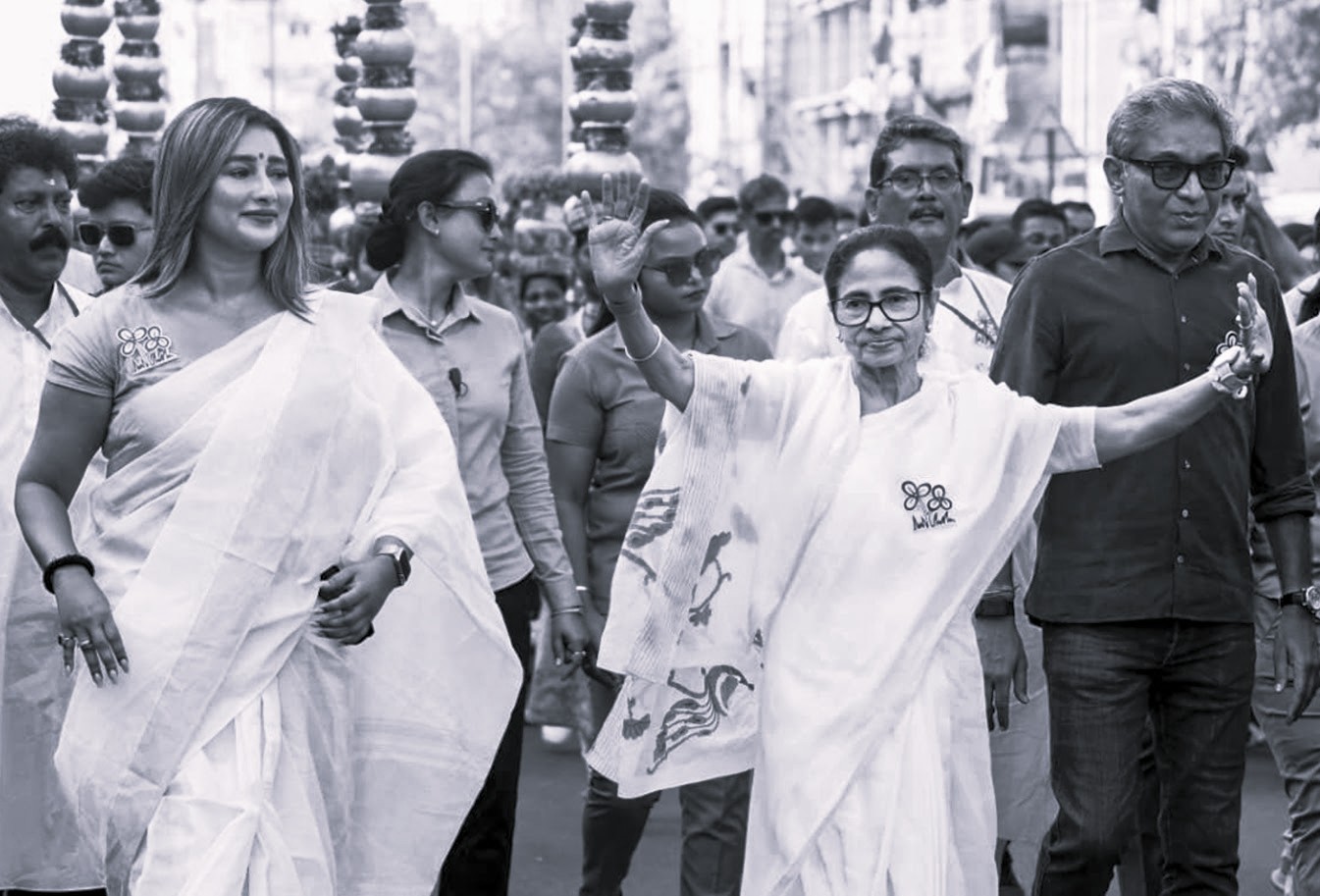 చేపల ఉత్పత్తిపై మోడీ వ్యాఖ్యలు వాస్తవాలకు విరుద్ధం: మమతా బెనర్జీ