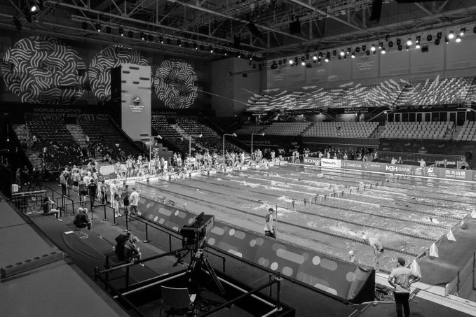 Swimming body lifts curbs on Russia, allows flag and anthem