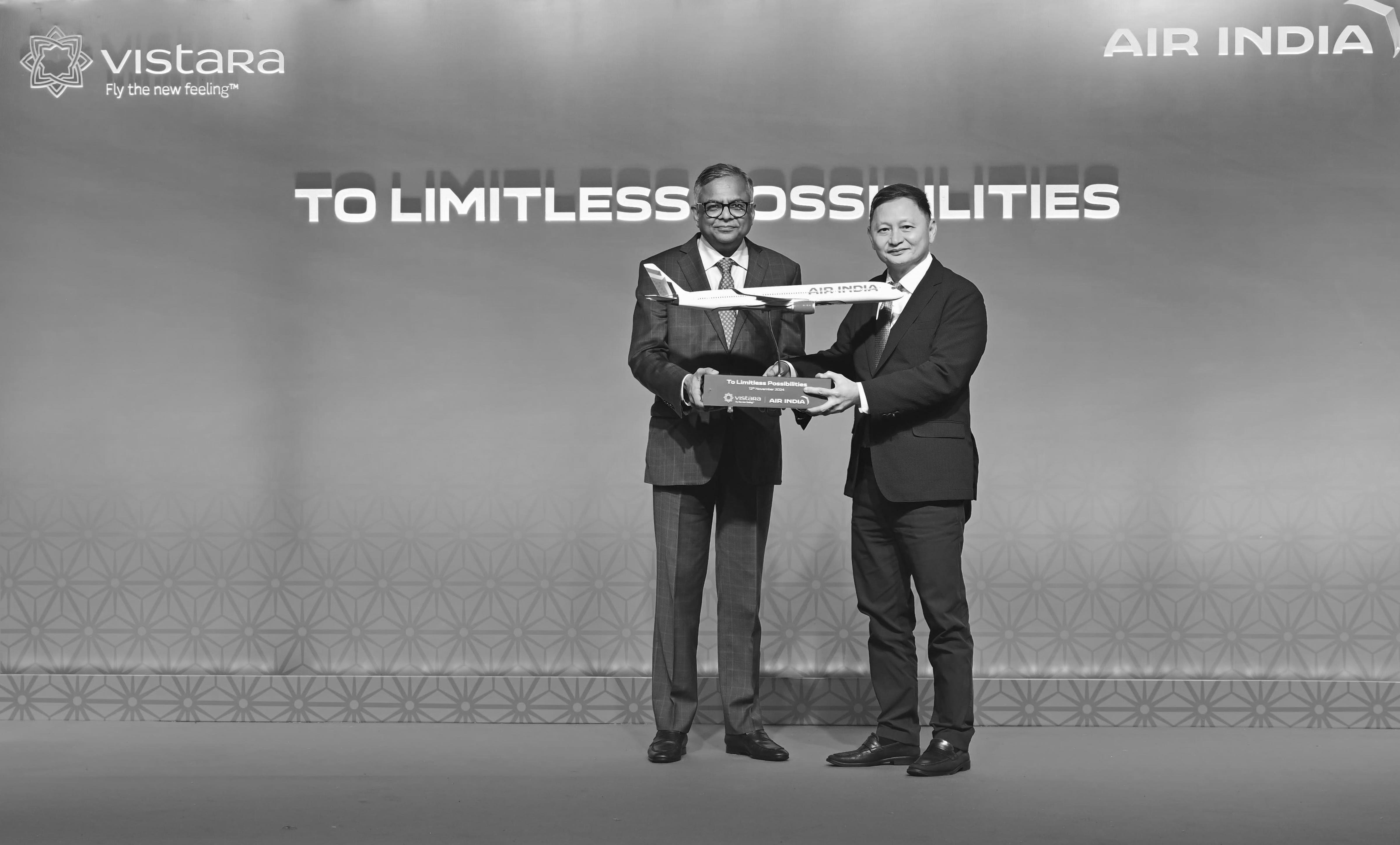 Singapore Airlines, Tata Hold Key Talks on Air India’s Turnaround Plan