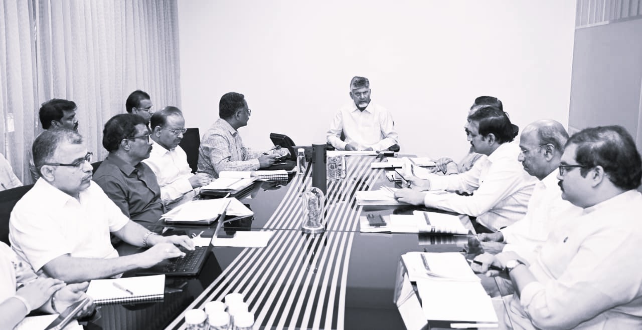 CM Chandrababu Naidu Sets June Deadline for 100% Waste Processing Under Swachh Andhra