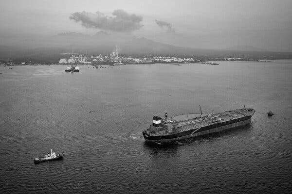 US makes u-turn on Russian oil waivers, extends limited transit exemption till May 16