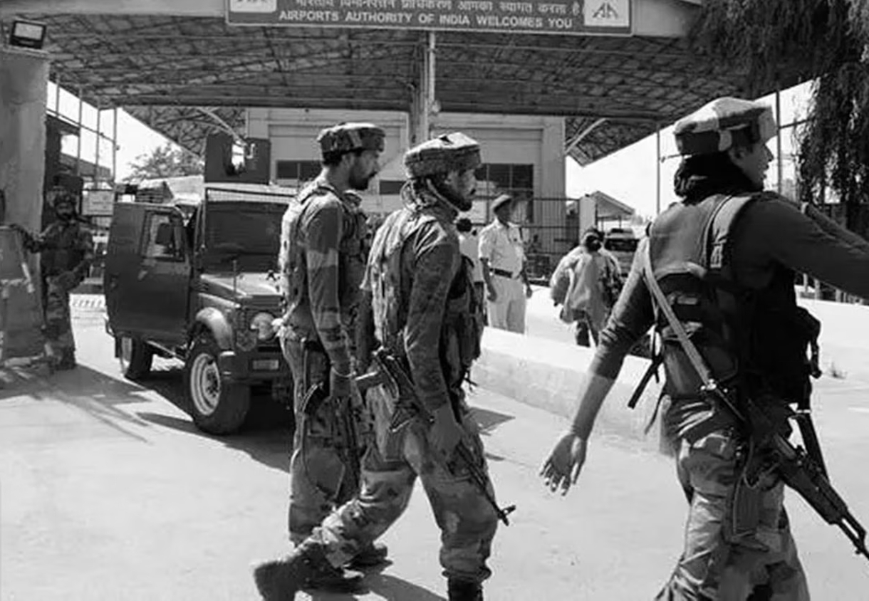 Two Americans detained at Srinagar Airport after satellite phone found in luggage