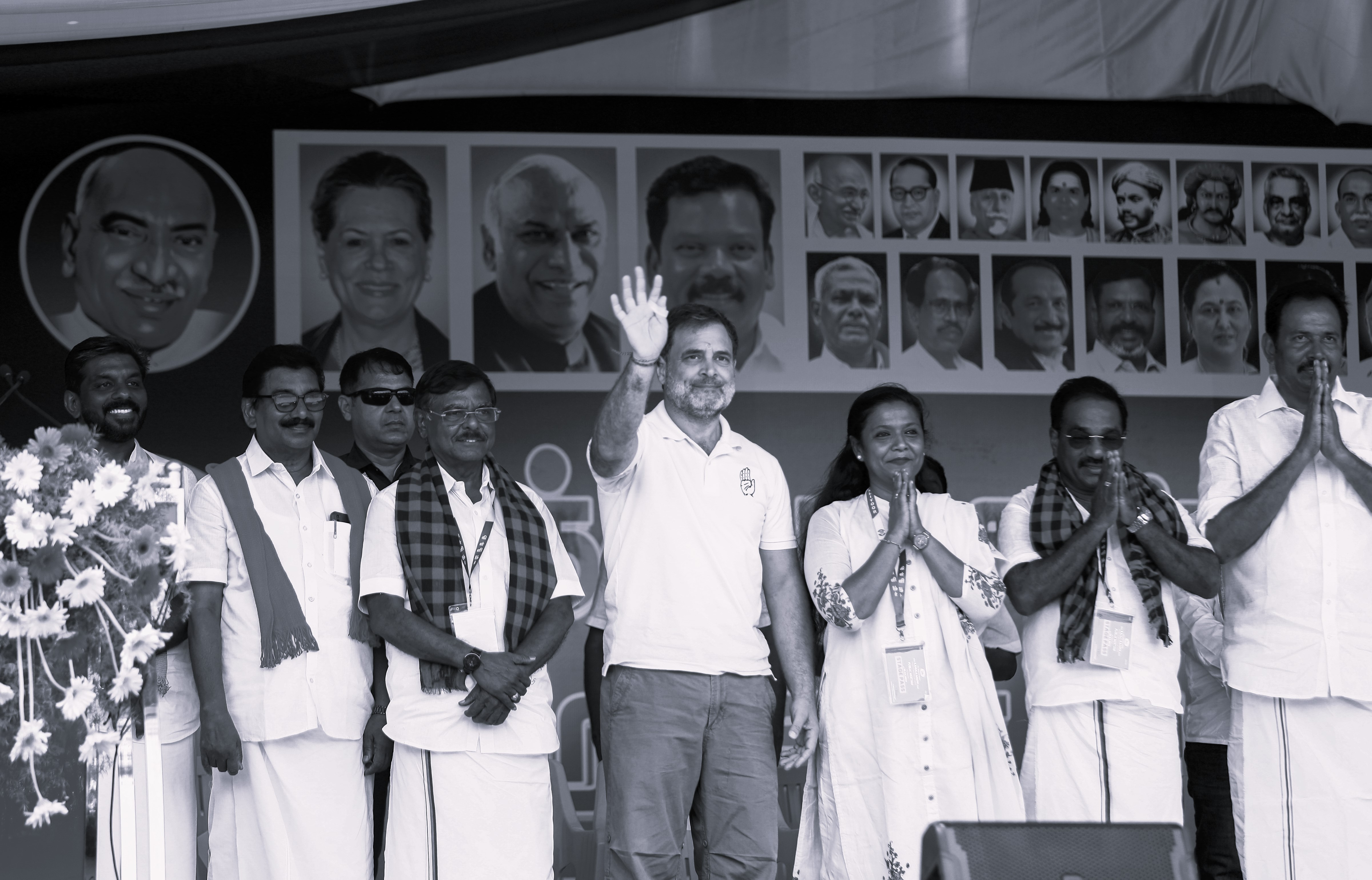 అన్నాడీఎంకే నాయకత్వం బీజేపీకి లొంగిపోయింది: రాహుల్ గాంధీ