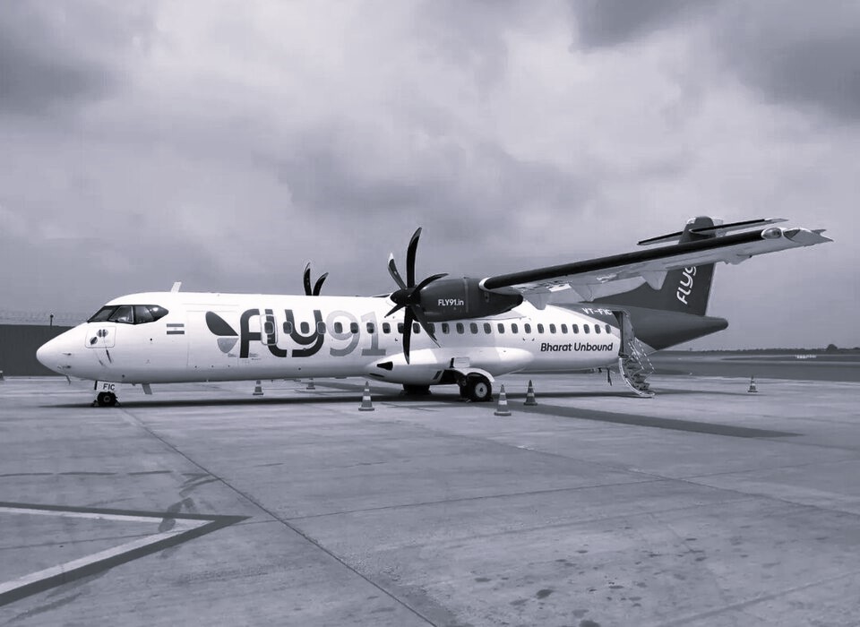 హైదరాబాద్‌ నుంచి హుబ్బళ్లి వెళుతున్న విమానం దారి మళ్లింపు