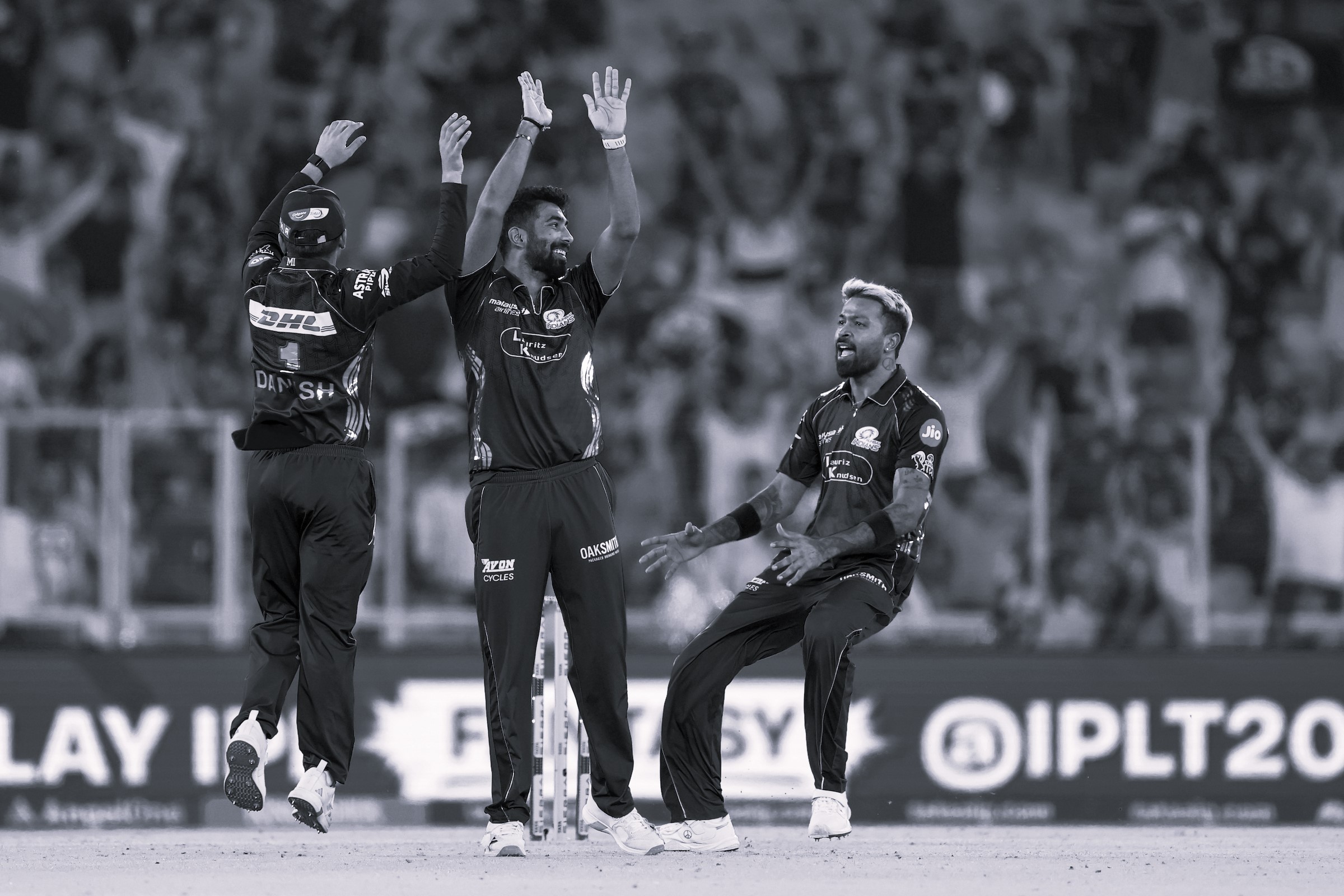 తిలక్ వర్మ సూపర్ సెంచరీ.. గుజరాత్‌పై ముంబై ఘన విజయం