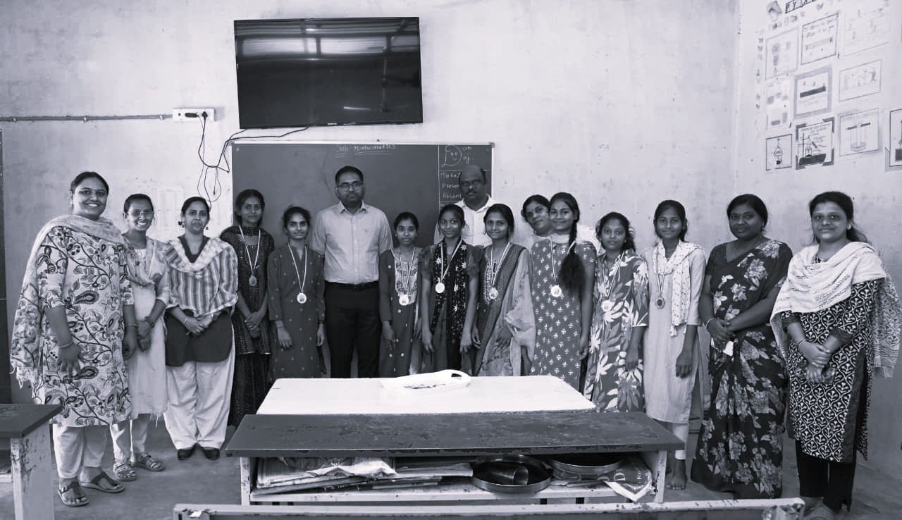 గురుకులాల్లో విద్యార్థుల ఆరోగ్యం, వసతులే ముఖ్యం: జిల్లా కలెక్టర్ల ఆదేశం